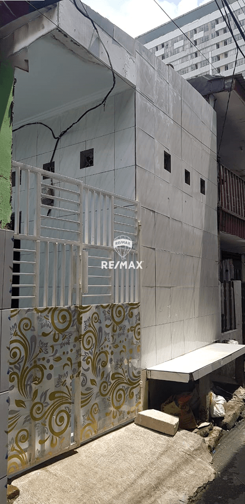 DIJUAL RUMAH KOS 4 PINTU DI KALIBATA LOKASI MENARIK