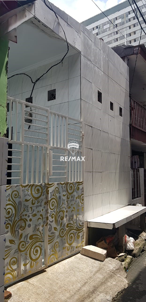 DIJUAL RUMAH KOS 4 PINTU DI KALIBATA LOKASI MENARIK